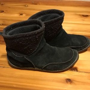 Columbia Omni-tech slip on booties
